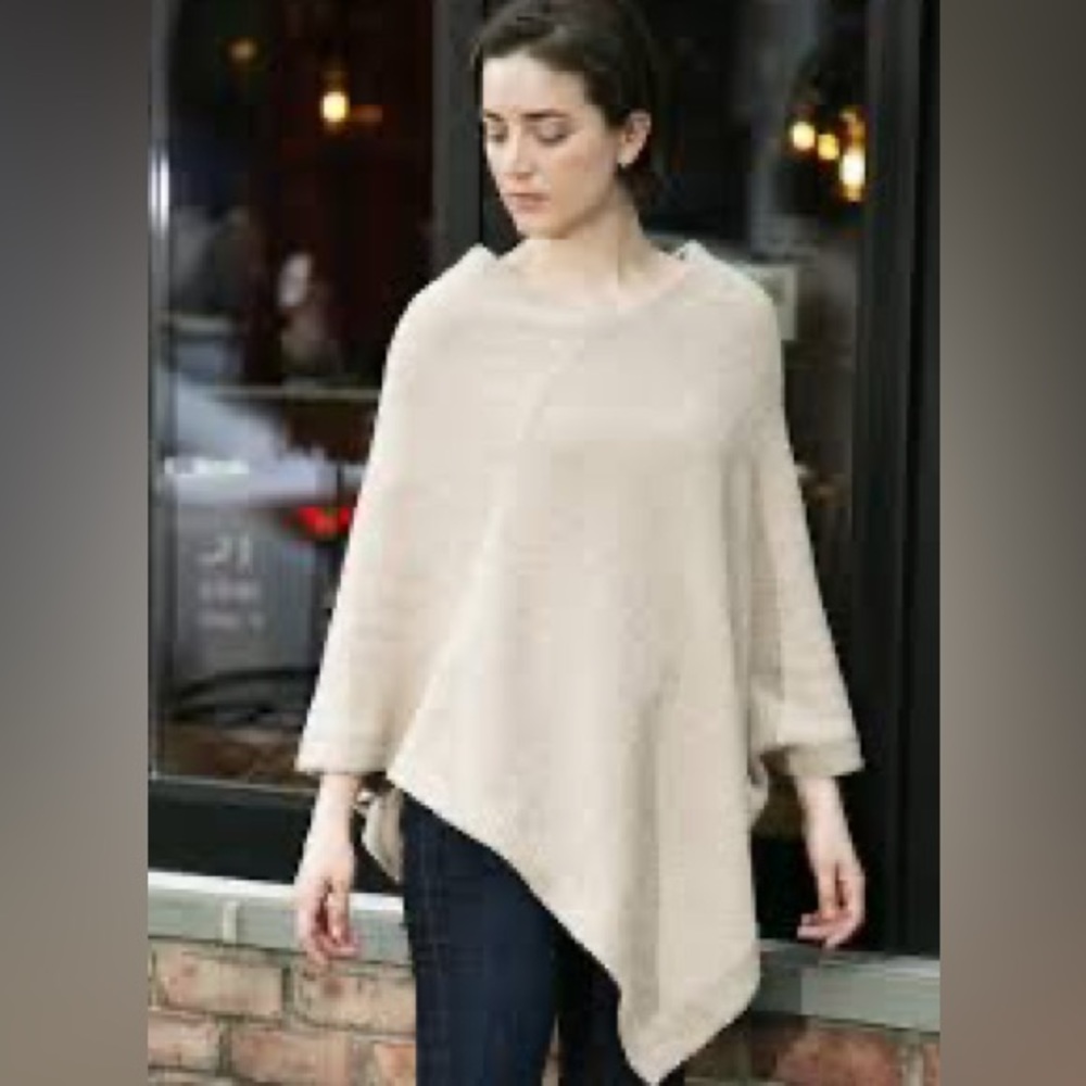 ViVi Designs Ivory Sparkle Knit Poncho OS NWOT E4